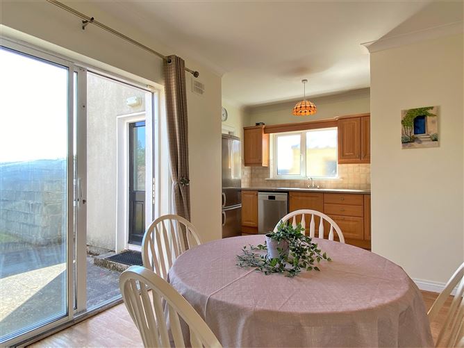 Finavara, 28 Bru na Mara, Fort Lorenzo, Taylor Hill, Galway