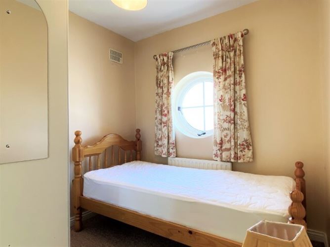 Finavara, 28 Bru na Mara, Fort Lorenzo, Taylor Hill, Galway