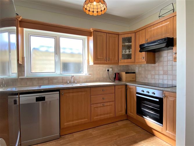 Finavara, 28 Bru na Mara, Fort Lorenzo, Taylor Hill, Galway