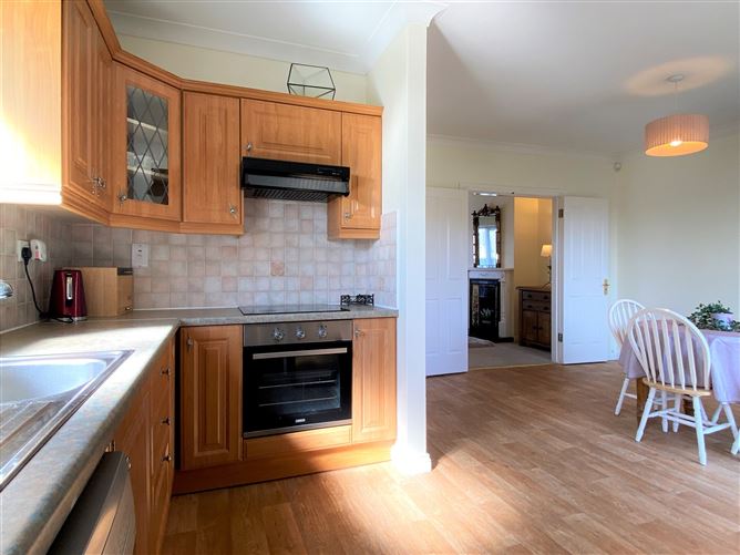 Finavara, 28 Bru na Mara, Fort Lorenzo, Taylor Hill, Galway