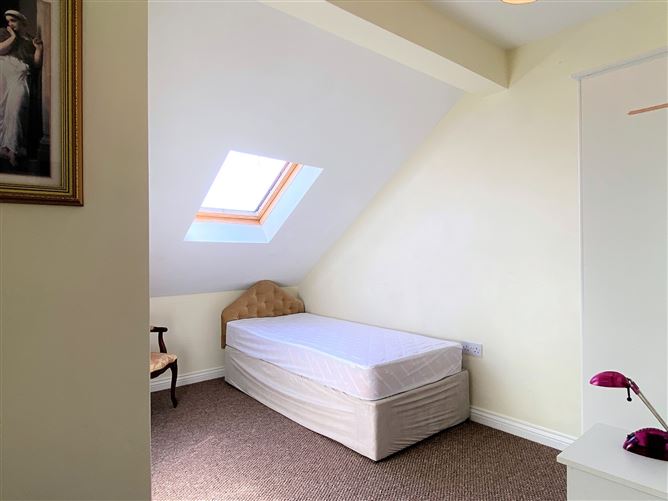 Finavara, 28 Bru na Mara, Fort Lorenzo, Taylor Hill, Galway