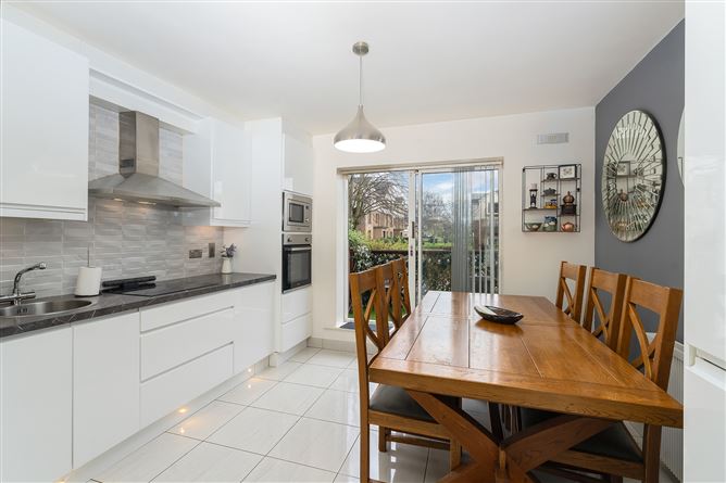 2 The Court, Larch Hill, Santry, Dublin 17