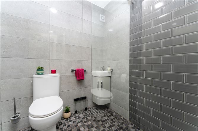 2 The Court, Larch Hill, Santry, Dublin 17