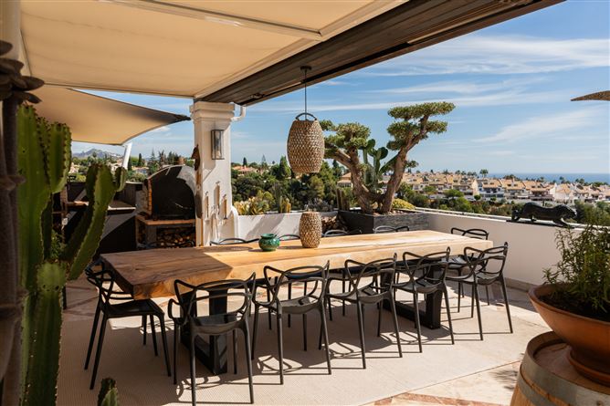 Spain, Marbella, Marbella Golden Mile - COSTA-00532P
