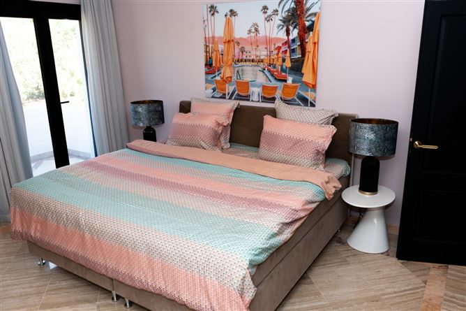 Spain, Marbella, Marbella Golden Mile - COSTA-00532P