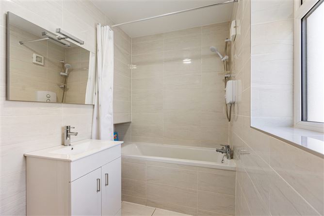 47 Sarsfield Park, Lucan, Co. Dublin