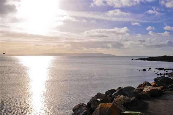 6 Radharc An Chlair, Salthill, Galway