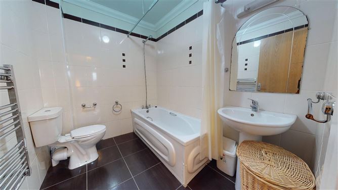 27 Cois Locha, Saleen, Castlebar, Co. Mayo