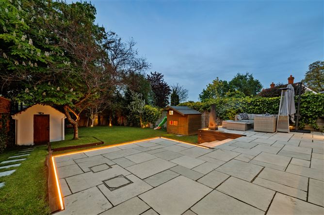 1 Cairn Hill, Foxrock, Dublin 18
