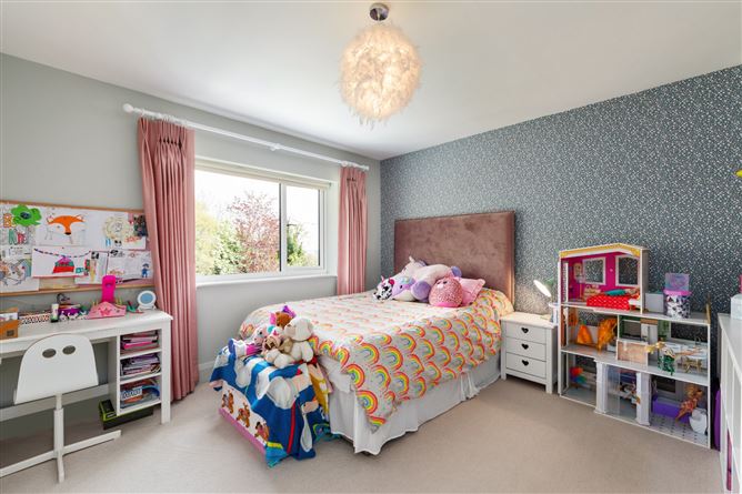 1 Cairn Hill, Foxrock, Dublin 18