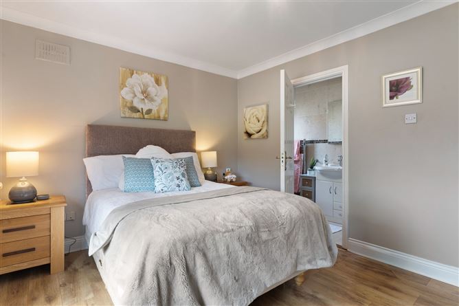 https://photos-a.propertyimages.ie/media/8/1/5/4930518/9da844d3-b0ec-4867-b20e-2b181d325372_l.jpg