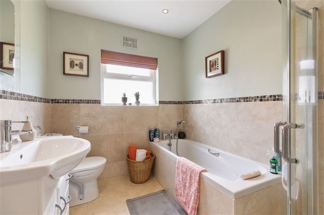 https://photos-a.propertyimages.ie/media/8/1/5/4930518/9da844d3-b0ec-4867-b20e-2b181d325372_l.jpg
