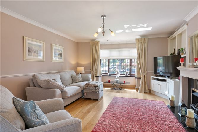 https://photos-a.propertyimages.ie/media/8/1/5/4930518/9da844d3-b0ec-4867-b20e-2b181d325372_l.jpg