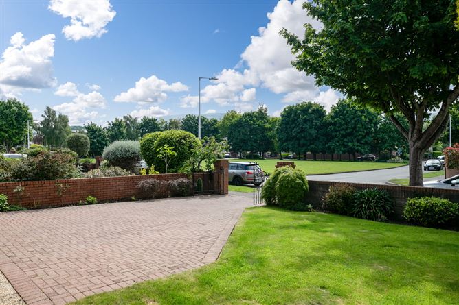 https://photos-a.propertyimages.ie/media/8/1/5/4930518/9da844d3-b0ec-4867-b20e-2b181d325372_l.jpg