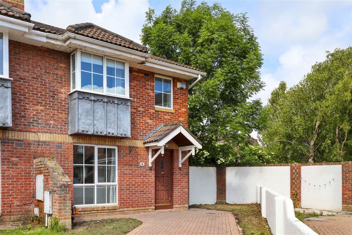 5 Esker Wood Court, Lucan, Dublin