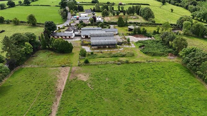 Lands Rossmore, Cashel, Tipperary