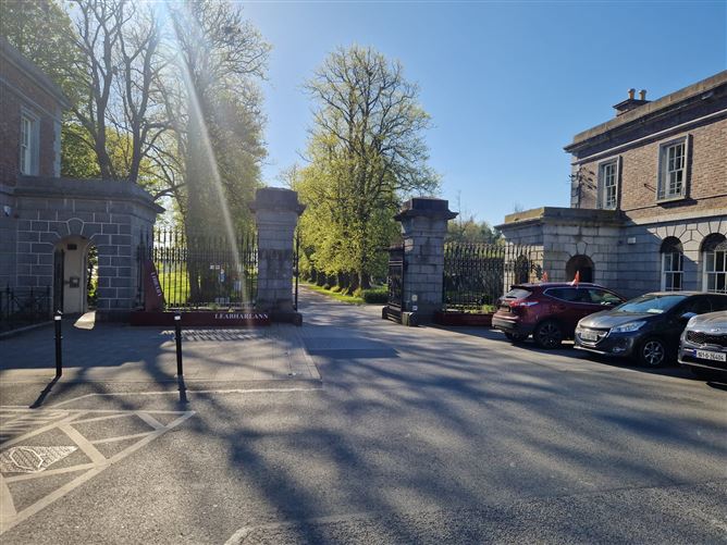 Photo 26 of 27 — Market Square, Castleblayney, Monaghan