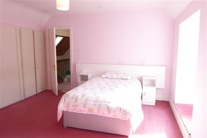 7, Briarly Court, Churchtown, Dublin 14