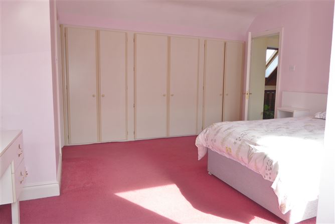 7, Briarly Court, Churchtown, Dublin 14