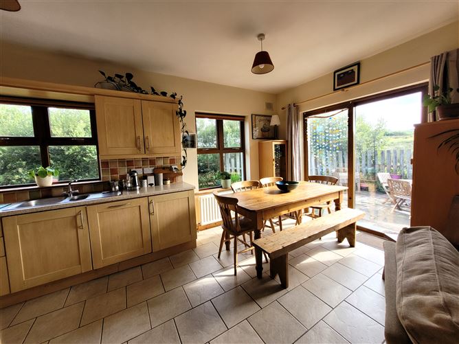 4 The Heath, Louisburgh, Mayo