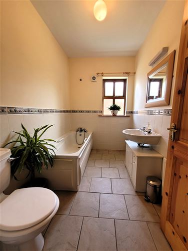4 The Heath, Louisburgh, Mayo
