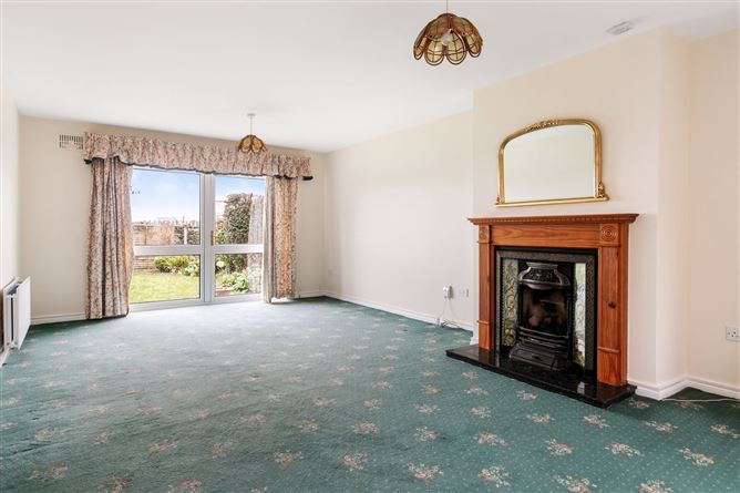 24 Shrewsbury Wood, Cabinteely, Dublin 18