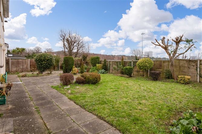 24 Shrewsbury Wood, Cabinteely, Dublin 18