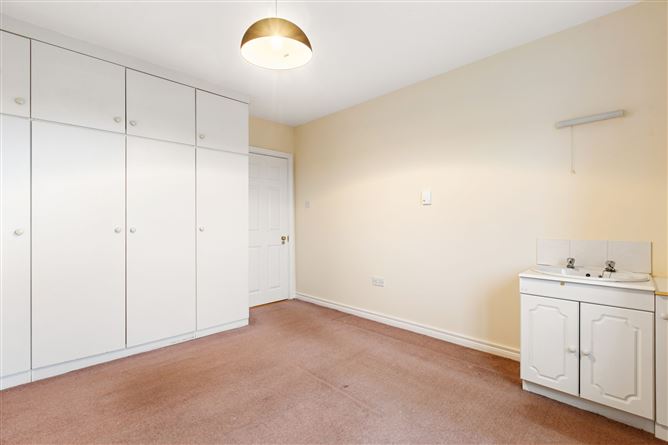 24 Shrewsbury Wood, Cabinteely, Dublin 18