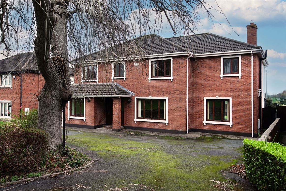 24 Shrewsbury Wood, Cabinteely, Dublin 18