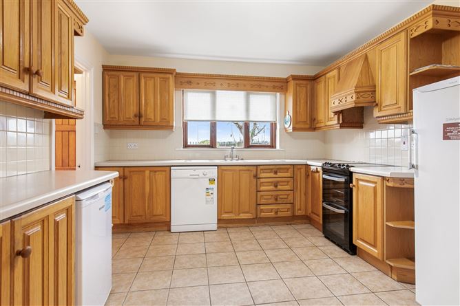 24 Shrewsbury Wood, Cabinteely, Dublin 18
