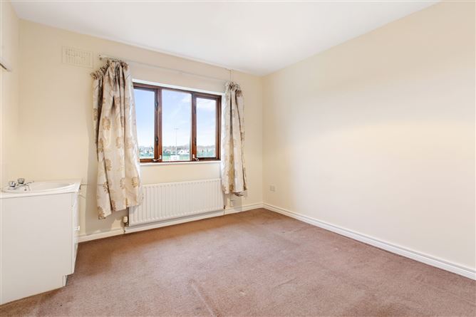 24 Shrewsbury Wood, Cabinteely, Dublin 18