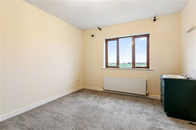 24 Shrewsbury Wood, Cabinteely, Dublin 18
