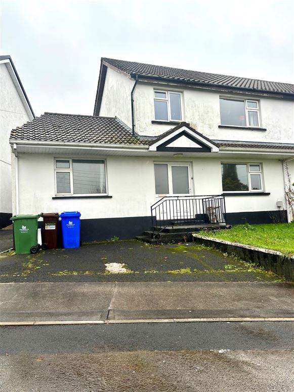 13 Kennedy Gardens, Castlebar, Mayo