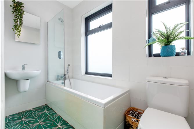Photo 10 of 23 — 102 Wilfield Road, Sandymount, Dublin 4