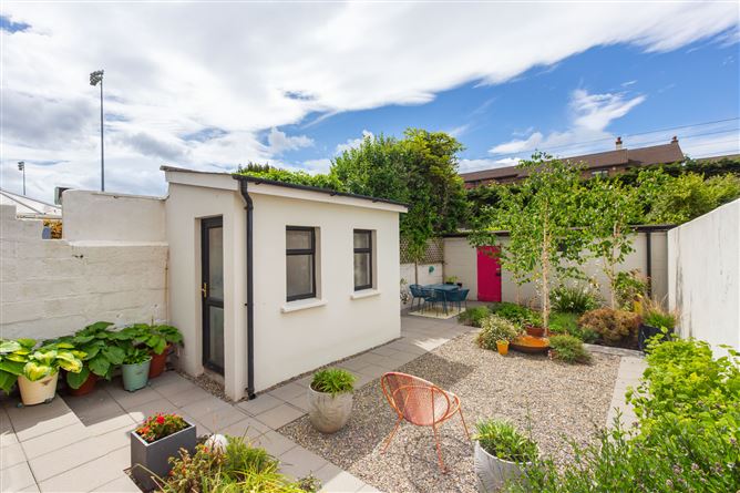 Photo 16 of 23 — 102 Wilfield Road, Sandymount, Dublin 4