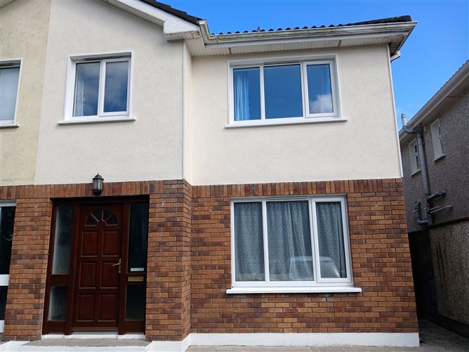 https://photos-a.propertyimages.ie/media/8/1/6/5010618/35d4b8f0-a040-4d68-bc18-0ef828f11a92_l.jpg