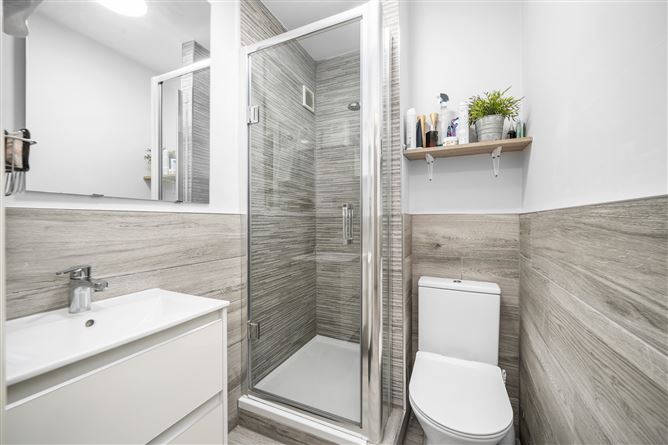 Photo 9 of 22 — 23 Glenaulin Green, Palmerstown, Dublin 20