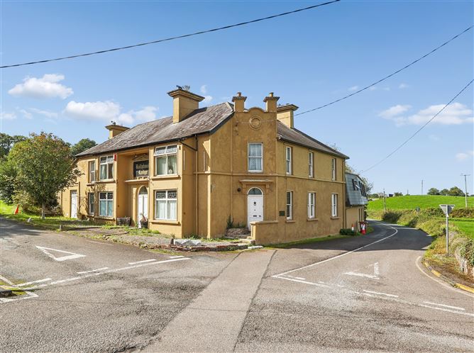Ballyhooly lodge / Castle Tavern, Ballyhooly, Cork