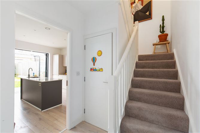 13 White Pines Drive, Rathfarnham, Dublin 16