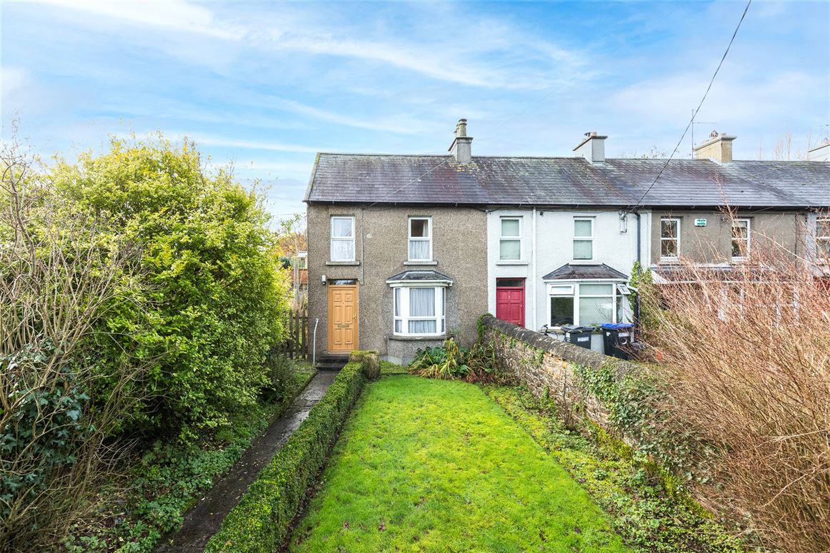 1 Slaney View Terrace, Bohreen Hill, Enniscorthy, Co. Wexford. Sherry