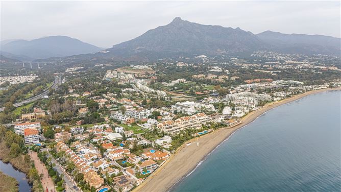 {name:Malaga, codeiso:MA}, Marbella, Marbella Golden Mile, Rio Verde, Spain - COSTA-01197P