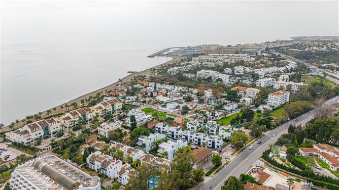 {name:Malaga, codeiso:MA}, Marbella, Marbella Golden Mile, Rio Verde, Spain - COSTA-01197P