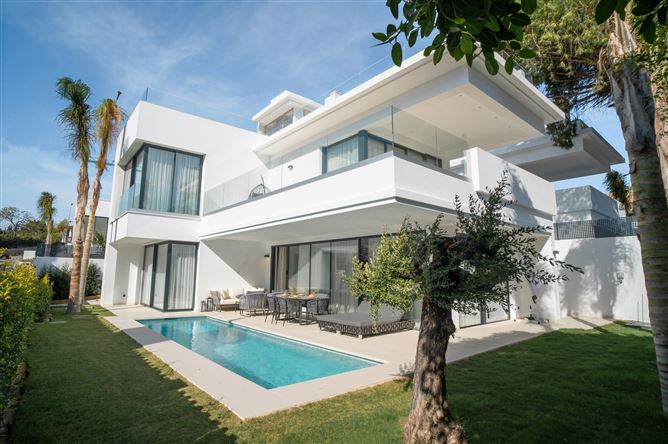 {name:Malaga, codeiso:MA}, Marbella, Marbella Golden Mile, Rio Verde, Spain - COSTA-01197P