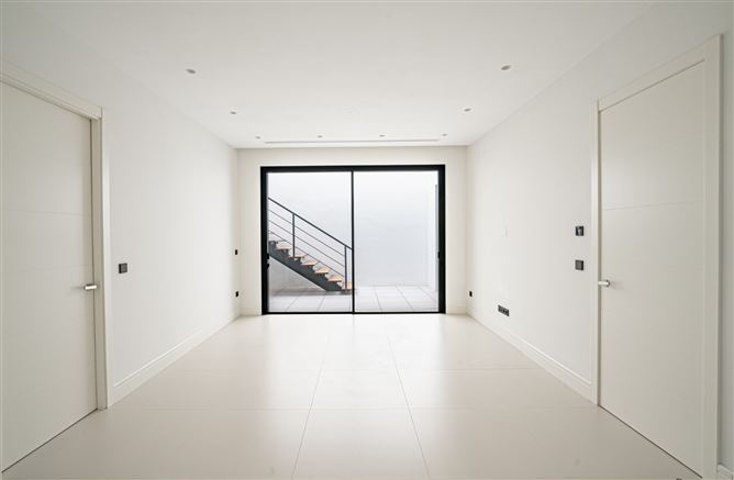 {name:Malaga, codeiso:MA}, Marbella, Marbella Golden Mile, Rio Verde, Spain - COSTA-01197P