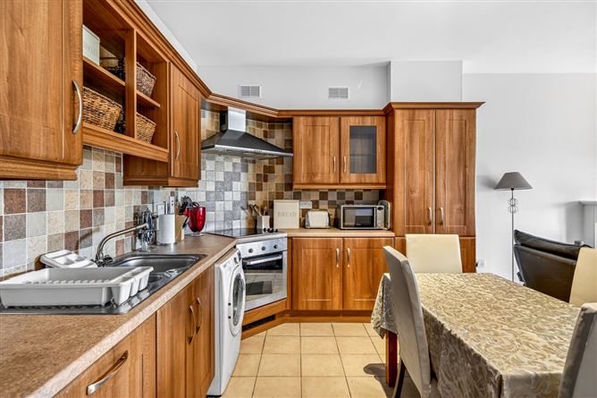 41 Mac Oisin Place, Dromod, Co. Leitrim