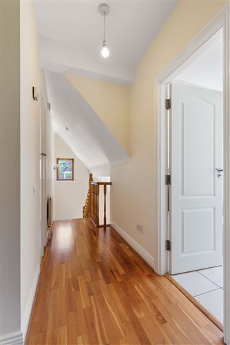 Photo 13 of 26 — 10 White Gables, Rathmichael, Dublin 18