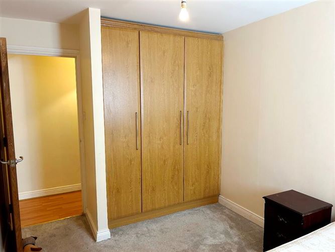 Built in sales wardrobes louth