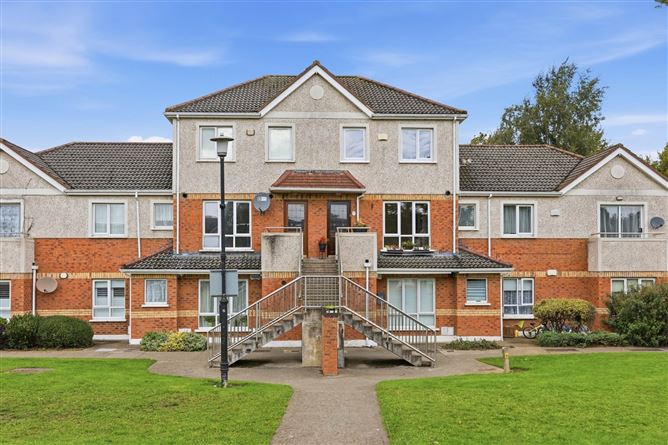 Photo 1 of 16 — 33 Rosedale Close, Castaheany, Dublin 15