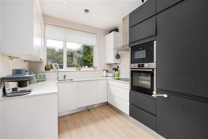 16 The Avenue, Carrickmines, Dublin 18