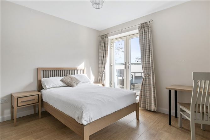 54 Woodbank, Shankill, Dublin 18